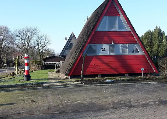 Unmittelbar Hinter Dem Deich Gelegenes Nurdachhaus By Interhome
